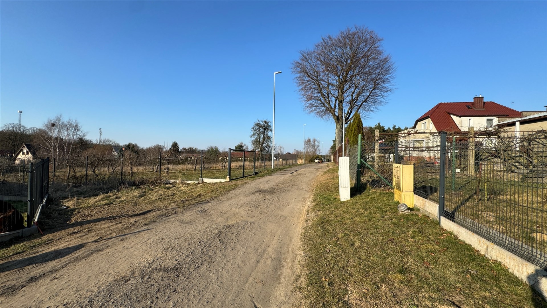 Działka na sprzedaż