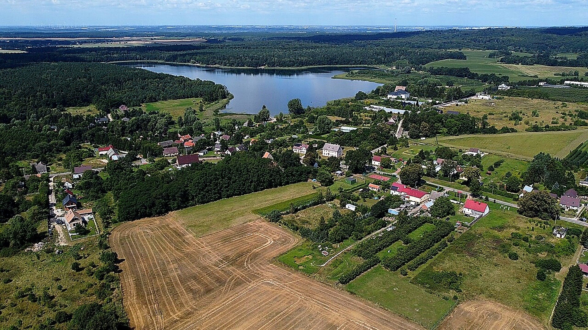 Działka na sprzedaż